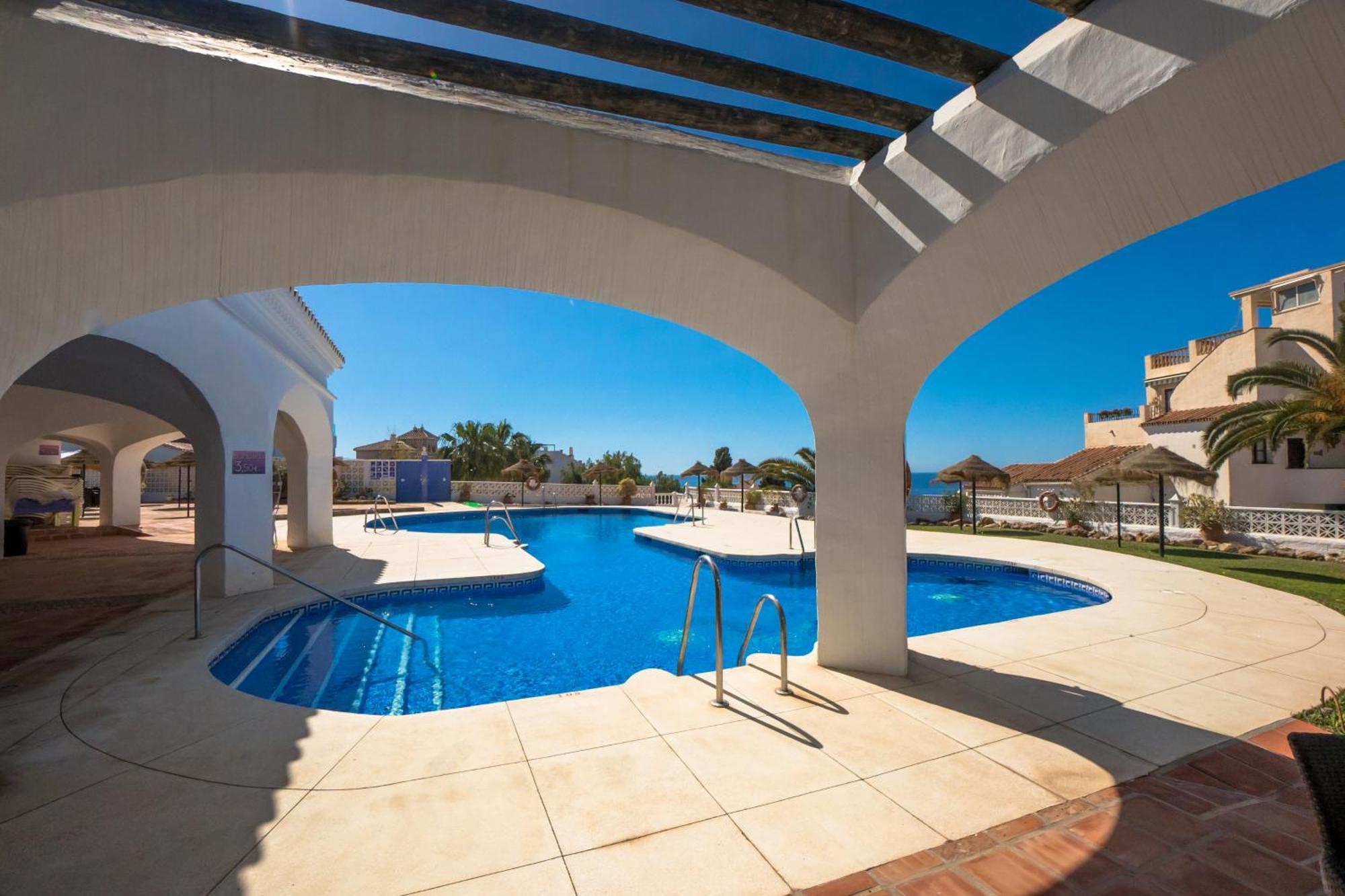 Capistrano Playa 512 Menyber Apartment Nerja Luaran gambar
