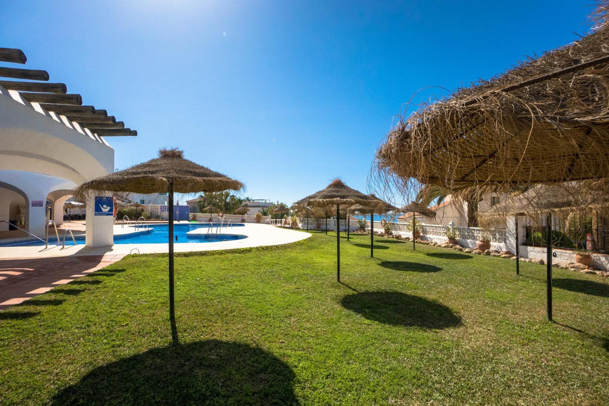 Capistrano Playa 512 Menyber Apartment Nerja Luaran gambar