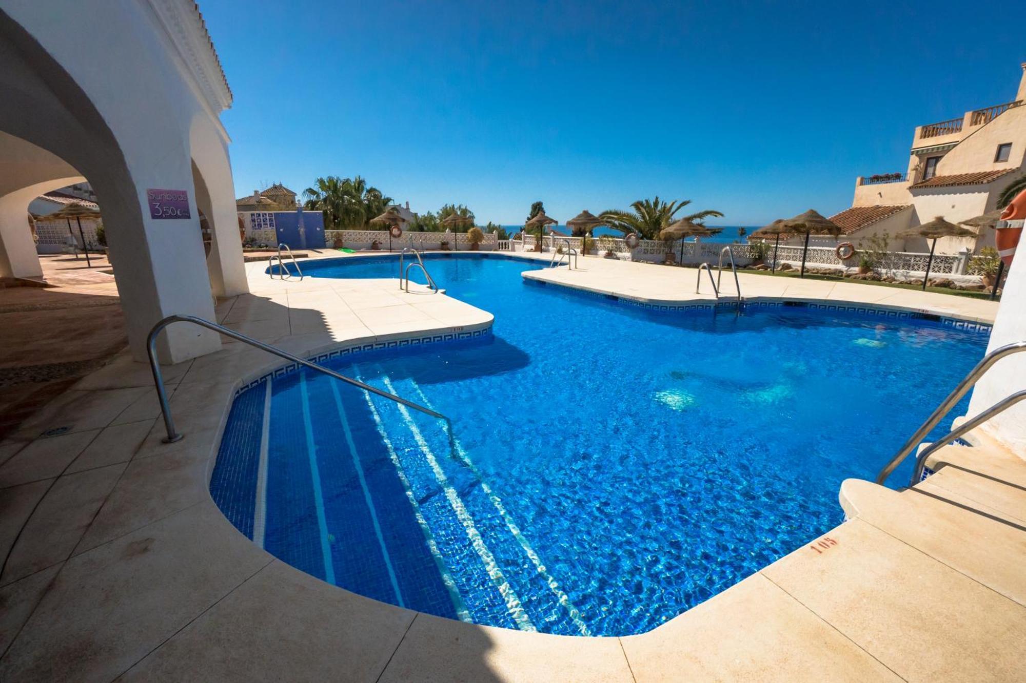 Capistrano Playa 512 Menyber Apartment Nerja Luaran gambar